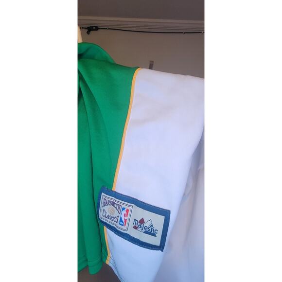 NBA Hardwood Classic from Majestic Boston Celtics Warm Up Shooting Jersey- XL - Picture 3 of 3